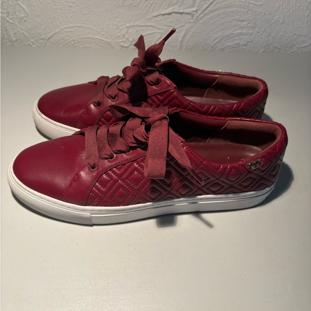 Tory Burch Maroon Red Sneakers with Quilted Geometric Design - Picture 4 of 8